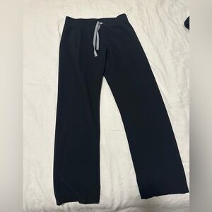 Black Figs scrub set